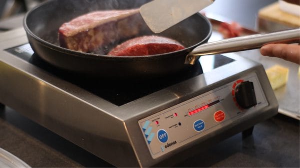 Placa de Indução Elétrica - 2500 W, Controlo Táctil