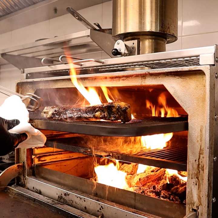 Forno a Carvão Profissional em Inox | Grelha GN 2/1 | 80 Comensais