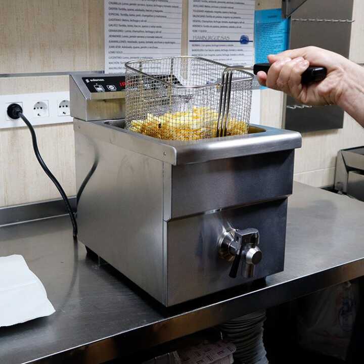 Fritadeira de Indução Simples 8 Litros - Controlo Digital