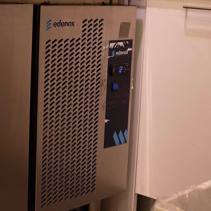 Mesa Refrigerada para Padaria | 2542x800x850mm | -2°C a +8°C