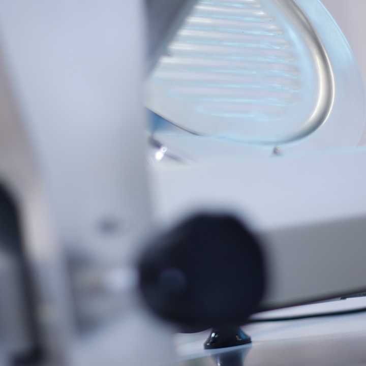 Fiambreira Profissional por Gravidade Ø 220mm