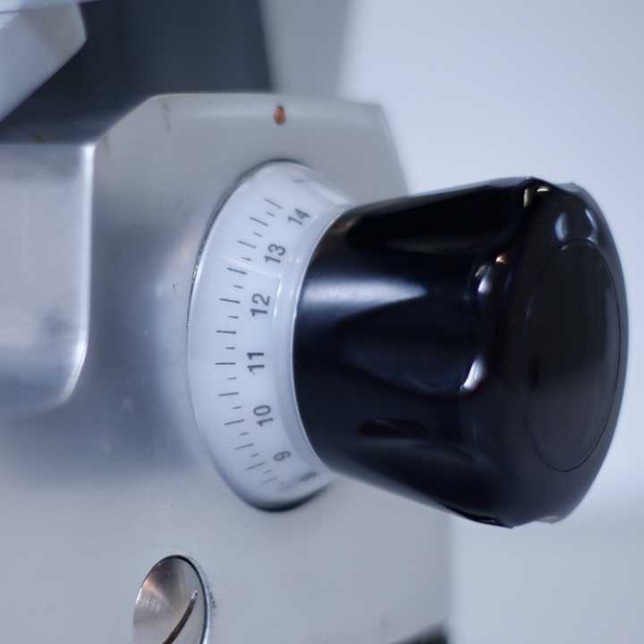 Fiambreira Profissional por Gravidade Ø 220mm