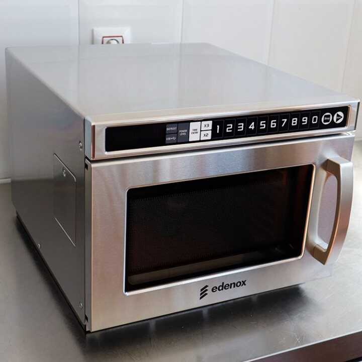Micro-ondas Profissional 17L, 2100W