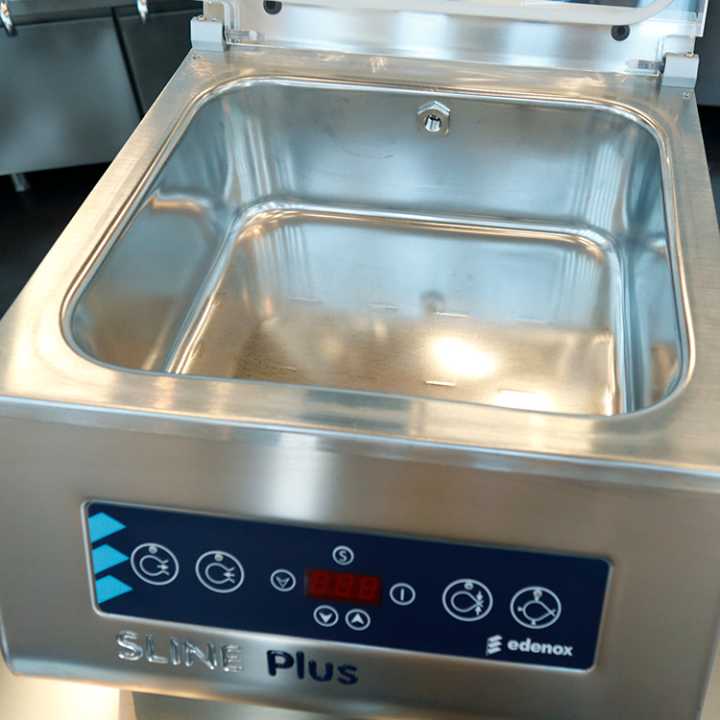 Máquina de Vácuo por Sensor SLINE-8 PLUS, 310mm
