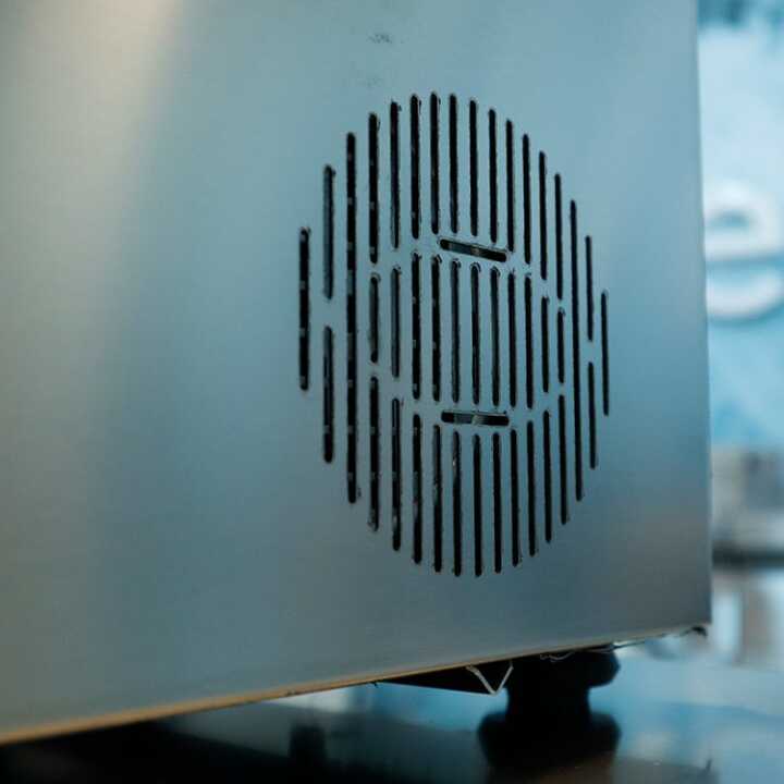Máquina de Vácuo por Sensor SLINE-8 PLUS, 310mm