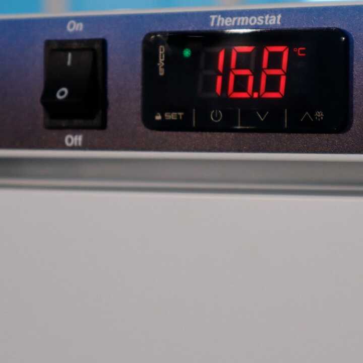 Armário Refrigerado Porta Cega 432L -1/+6ºC