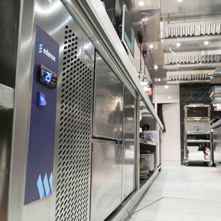 Mesa Refrigerada 2 Gavetas Linha 600 – 1492x600x850 mm
