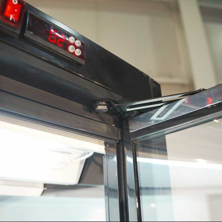 Mural Refrigerado Expositor ECOCRISTAL 1100L (+3°C/+8°C)
