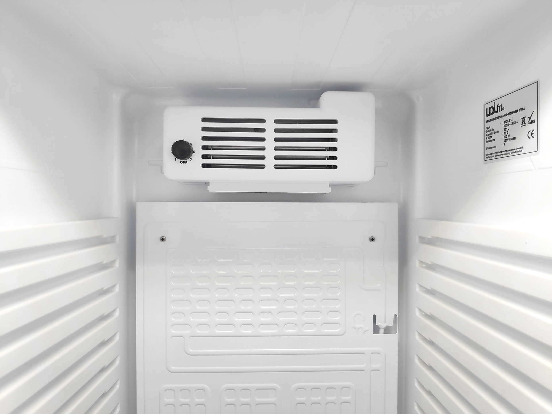 Armário Frigorífico Vertical Porta Cega 290L