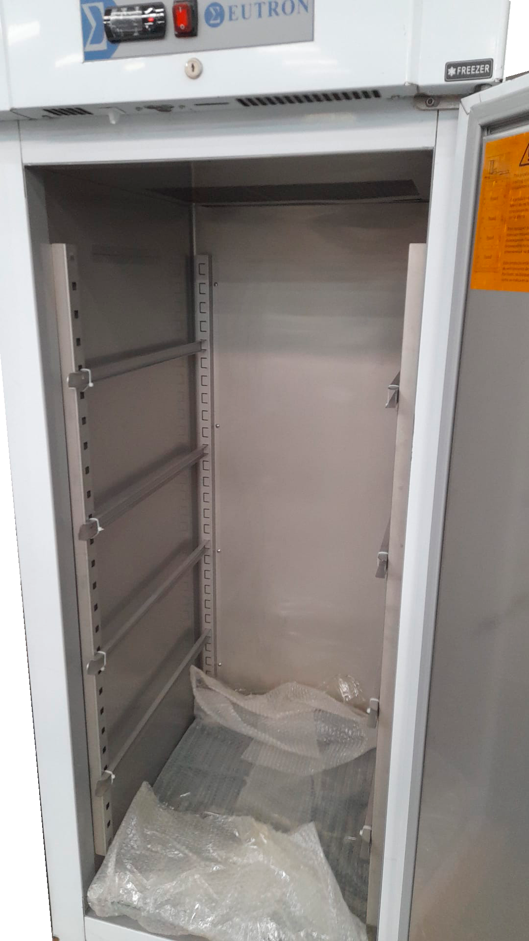 Armário Congelador Gastronorm GN650BT em Inox 600L