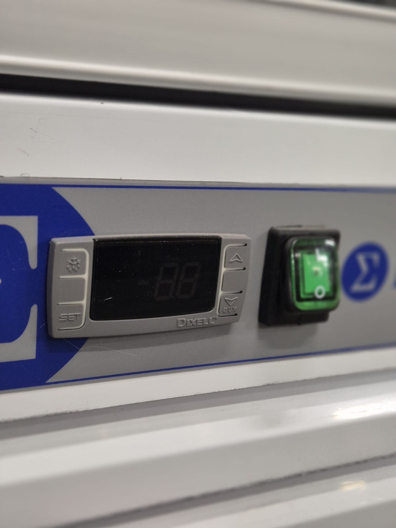 Armário Refrigerado Vertical 1400L com 2 Portas de Vidro