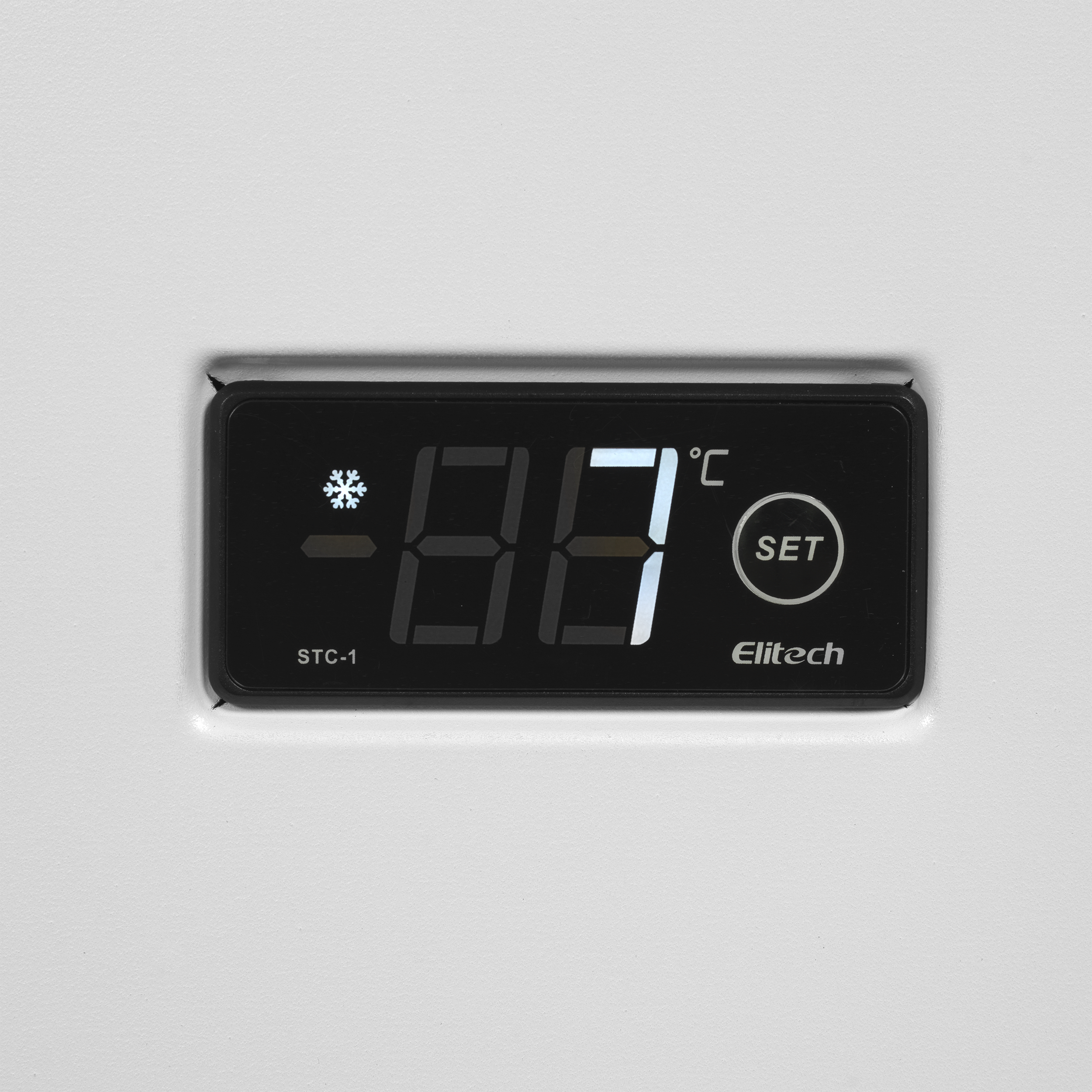 Arca Refrigeradora Horizontal 472L com Rodas EBC61