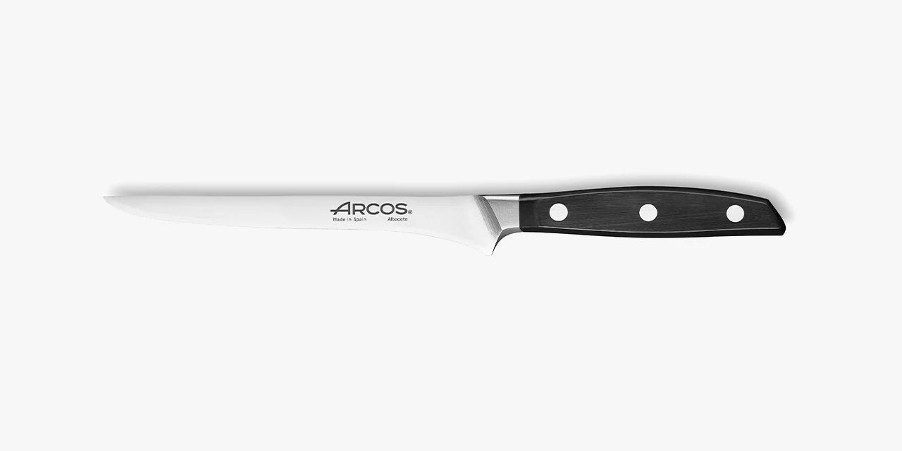 Arcos Faca deshuesador con Hoja Acero Inoxidable Nitrum 160 mm. Faca profesional para cortar huesos carne. Mango ergonómico polipropileno. Série Manhattan. Cor negro.