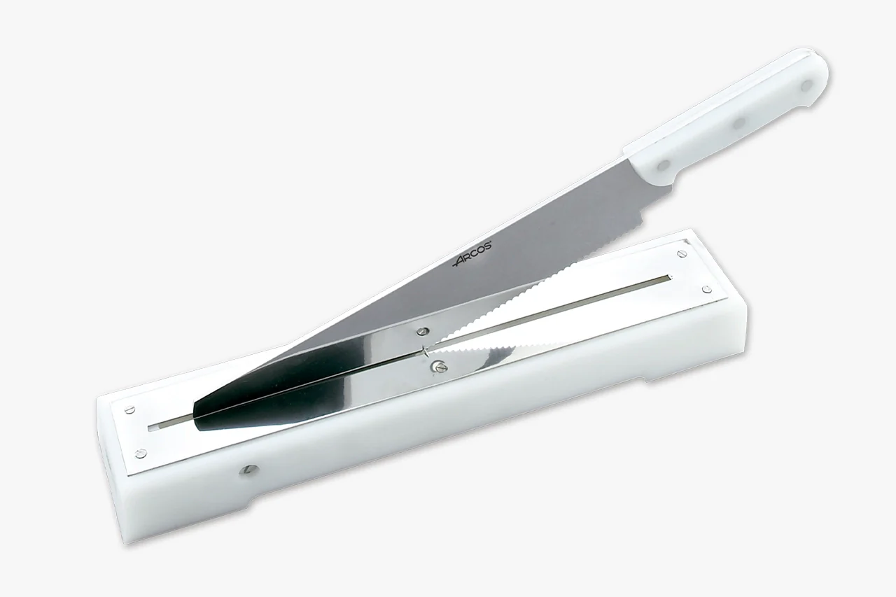 Faca Profissional para Bacalhau e Pão 440 mm