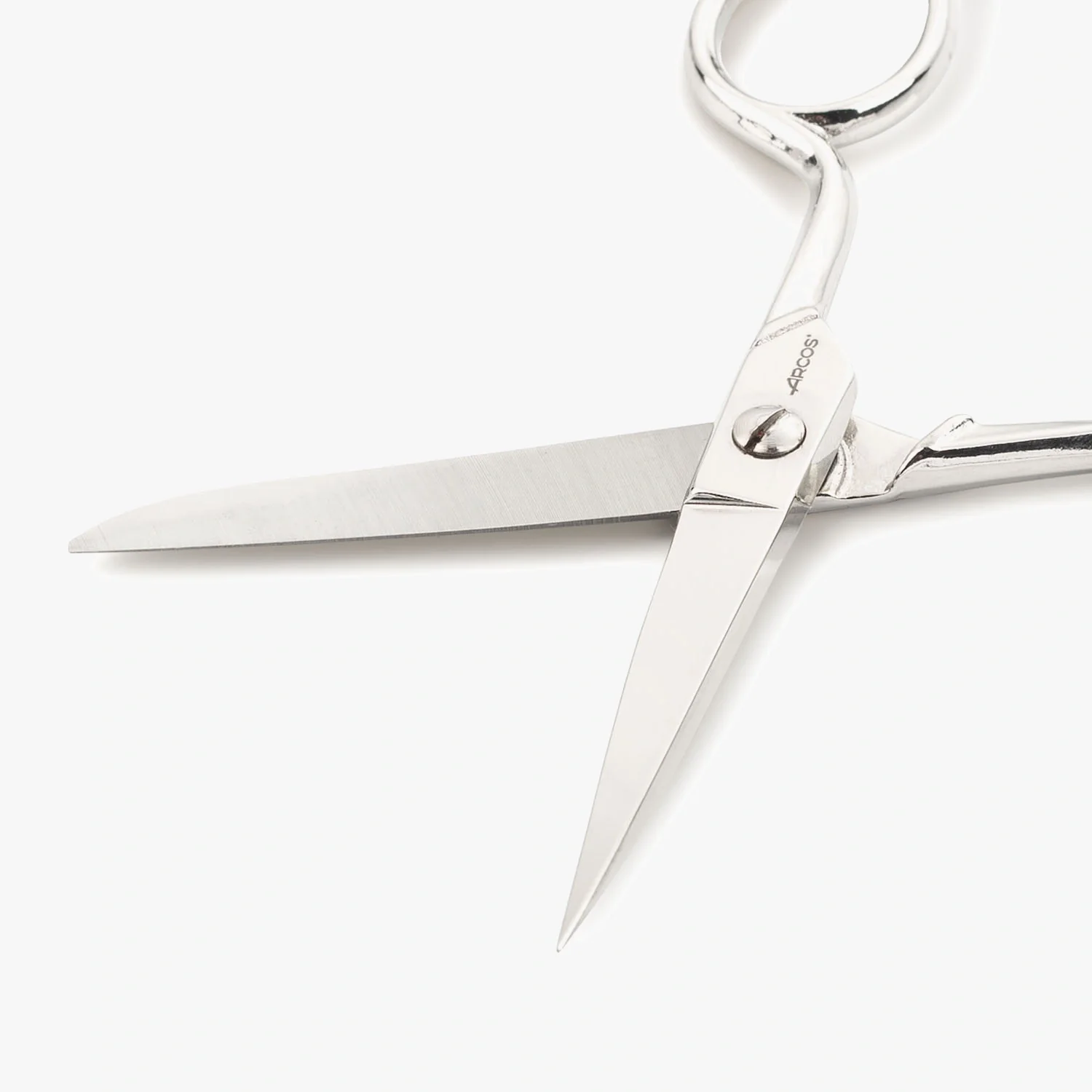 Tesoura de Costura Aço Forjado Niquelado 127 mm Profissional