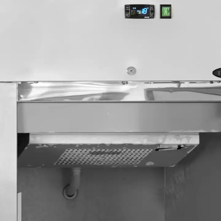 Congelador vertical GN2/1  GUF70