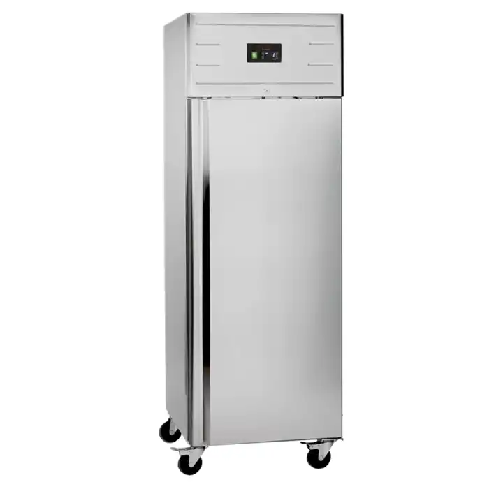 Frigorífico vertical GN2/1  GUC70