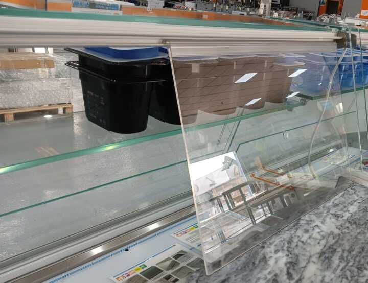 Vitrina com portas de correr para trás VPL150VPR
