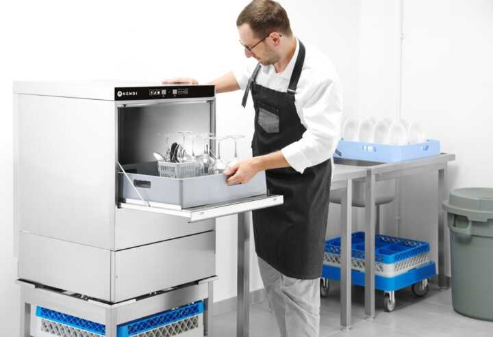 Máquina de lavar loiça 50x50 - controlo eletrónico, 400V/6600W, 576x645x(H)837mm