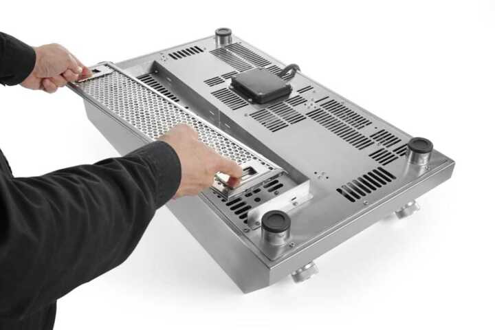 Placa de indução modelo 7000, 400V/7000W, 405x700x(H)145mm