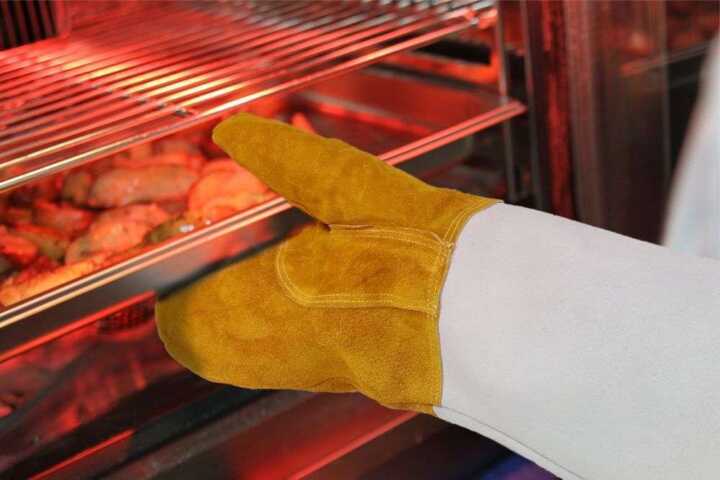 Luvas de churrasco em pele resistentes a altas temperaturas - 2 unidades, 2 pcs. , (L)460mm
