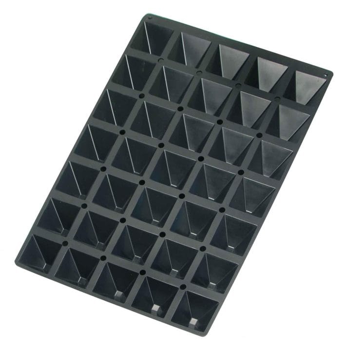 Molde Pirâmides 35 Cavidades Silicone Black